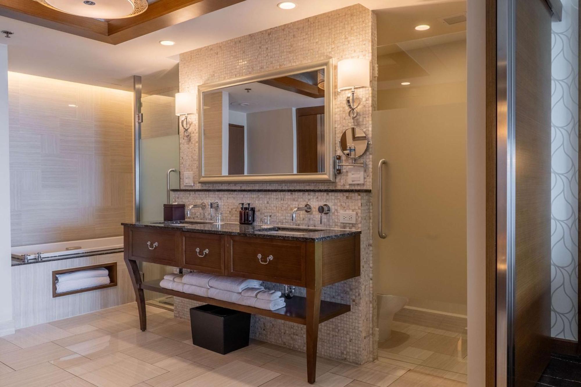 Dusit Thani Guam Resort Tumon Kültér fotó